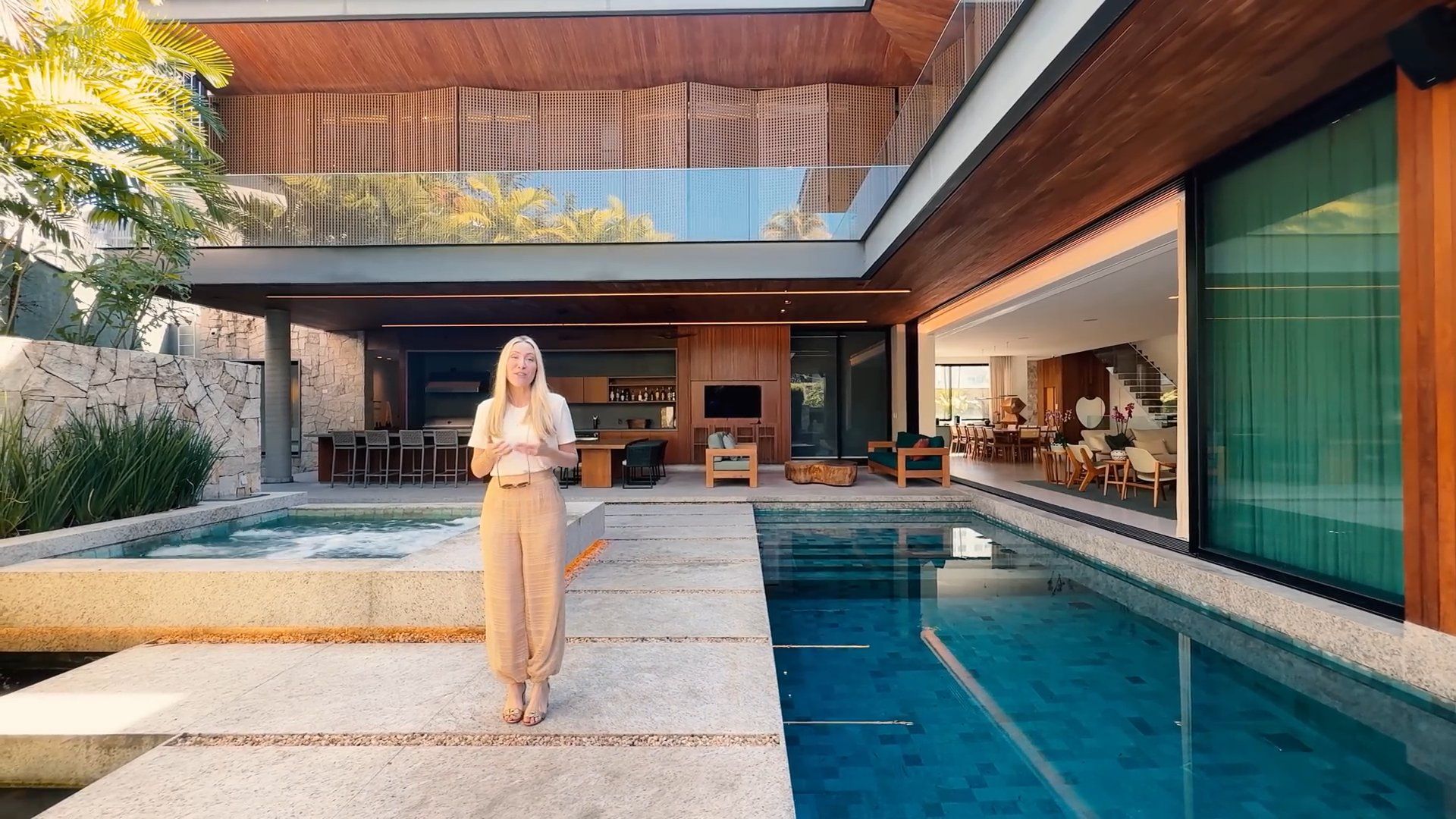 Leblon | 5 Suites | 11,625 sq ft | House in Jardim Pernambuco | Rio de Janeiro | For Sale |